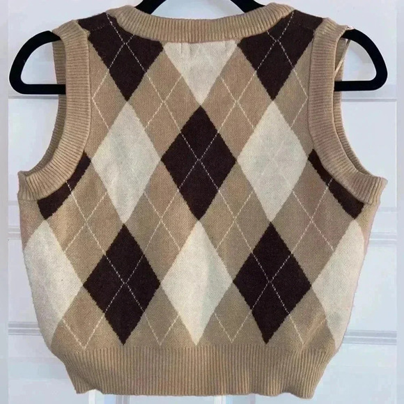 Streetwear Society Women’s Small Cropped Sweater Vest - Picture 3 of 5